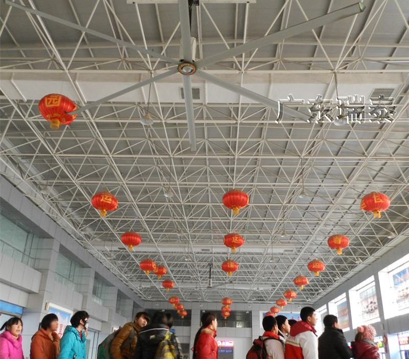 瑞泰風(fēng)工廠車間用大型工業(yè)吊扇，公公場所應(yīng)用案例
