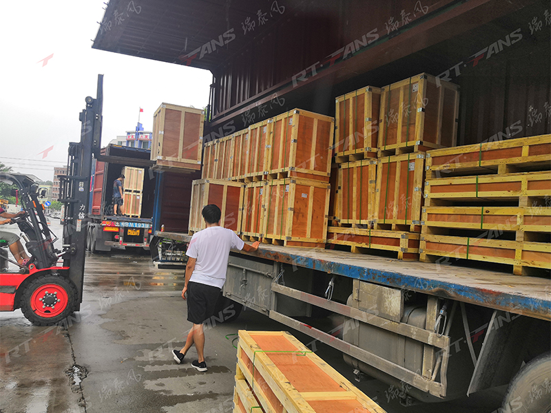 車間用工業(yè)風(fēng)扇廠家瑞泰風(fēng)有質(zhì)有量，發(fā)貨速度勢不可擋！
